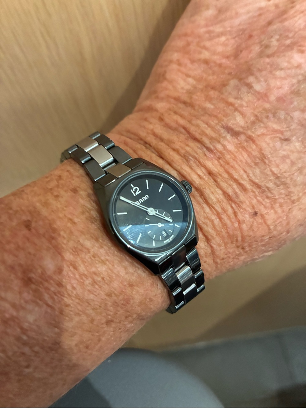 STUNNING WOMANS RADO WATCH! Perfect new condition! ⌚️⌚️⌚️⌚️⌚️